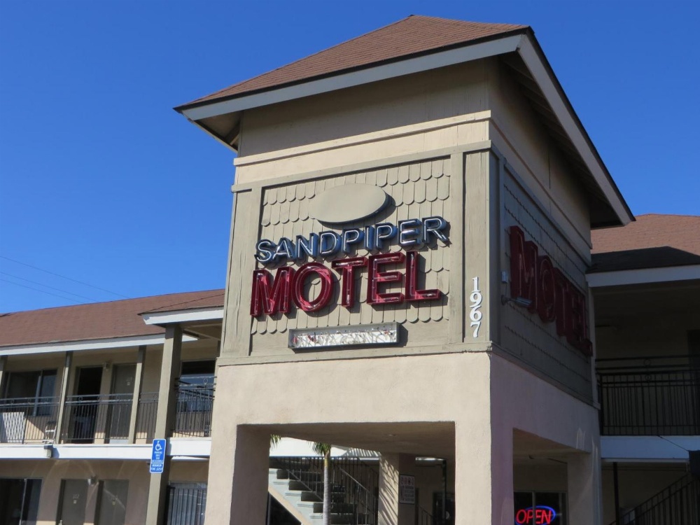 Sandpiper Motel Main image