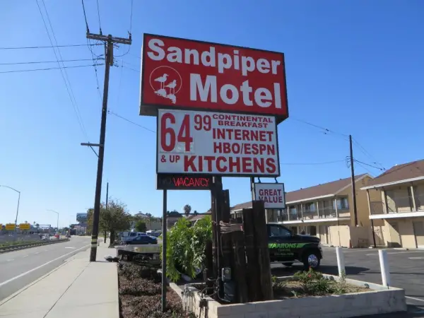 Sandpiper Motel Main image